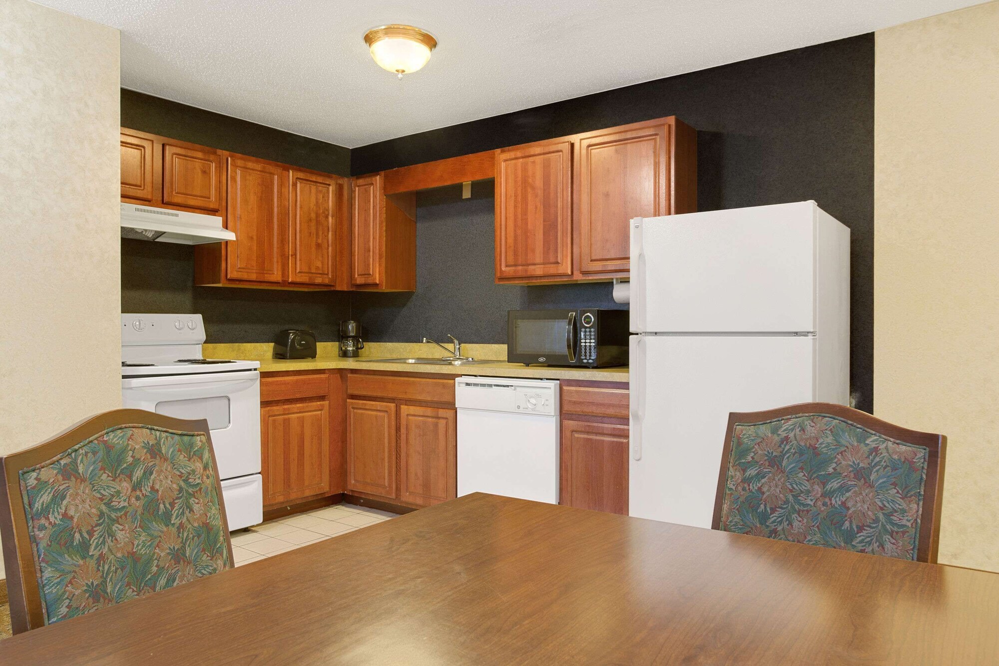 Hawthorn Extended Stay by Wyndham Cincinnati/Sharonville