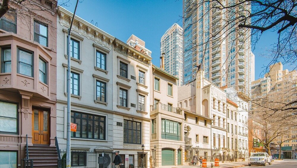 Heart of New York Suites