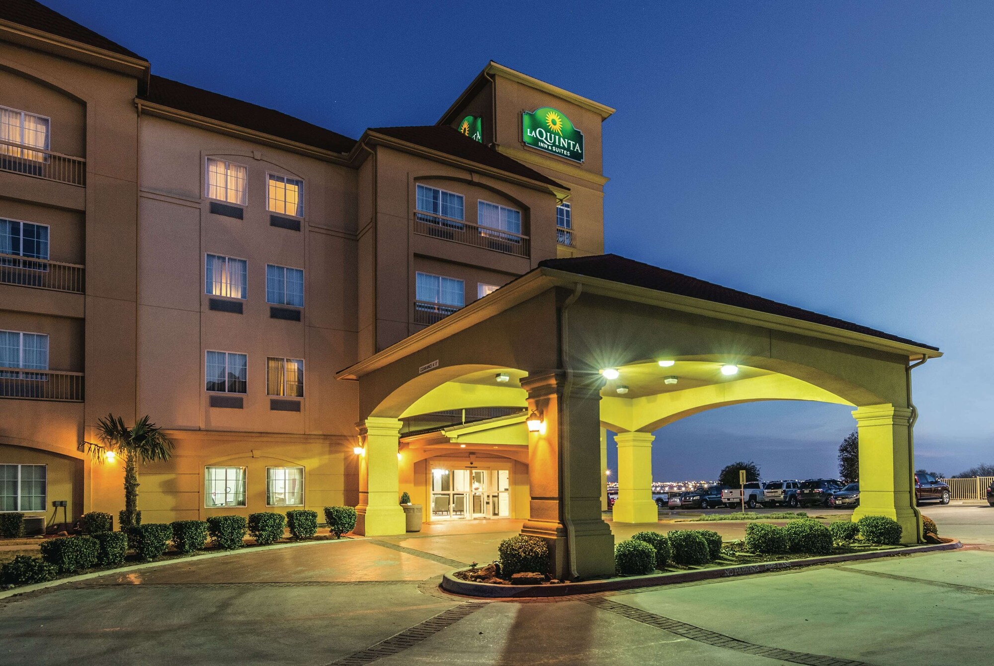 La Quinta Inn & Suites by Wyndham Fort Worth - Lake Worth