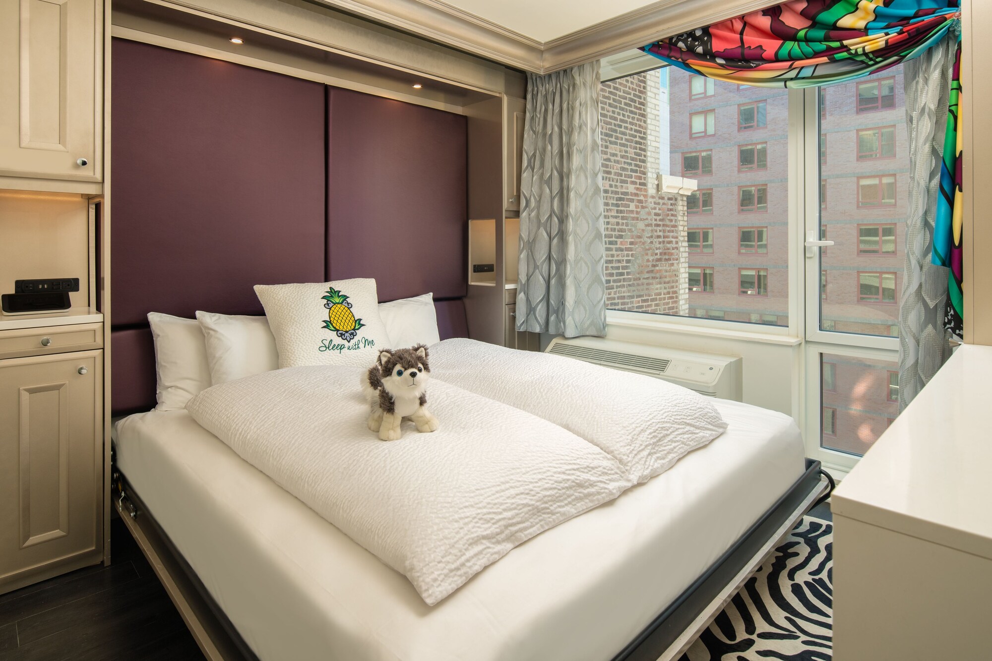 Staypineapple, An Artful Hotel, Midtown