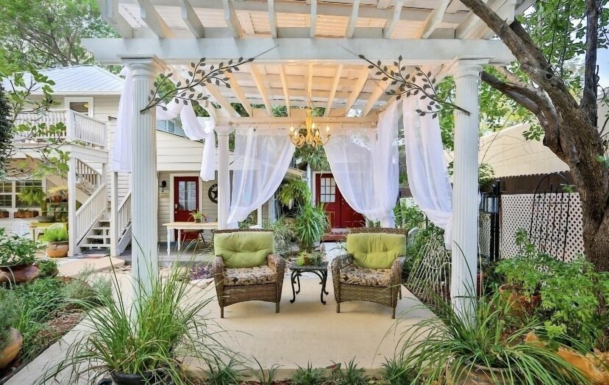 O'Casey's Boutique Inn