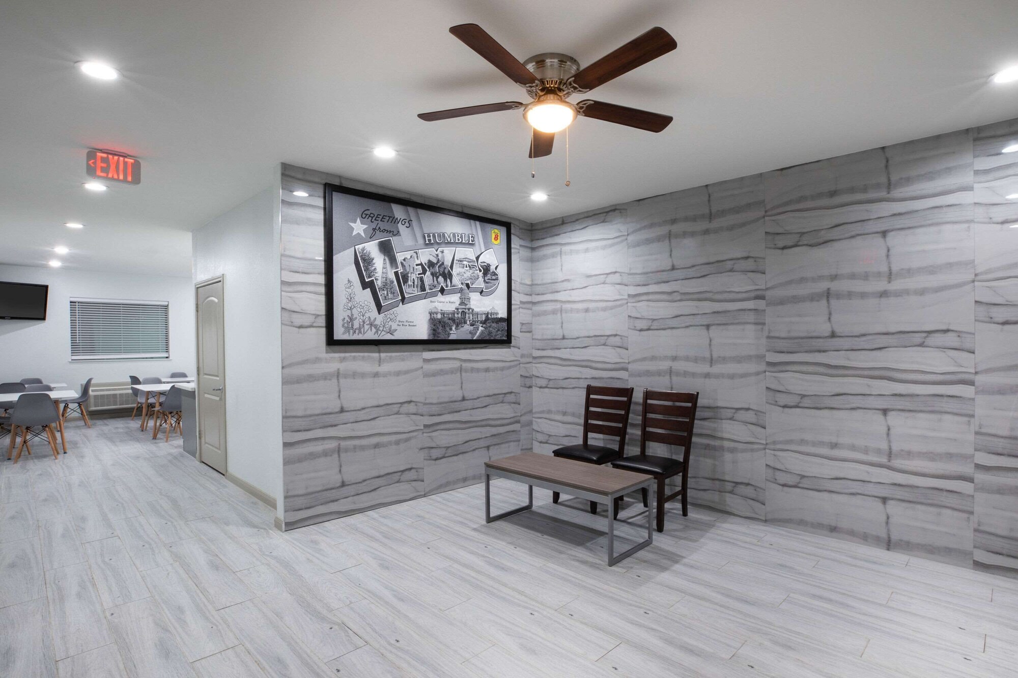 Super 8 by Wyndham Humble/Fallcreek/Houston