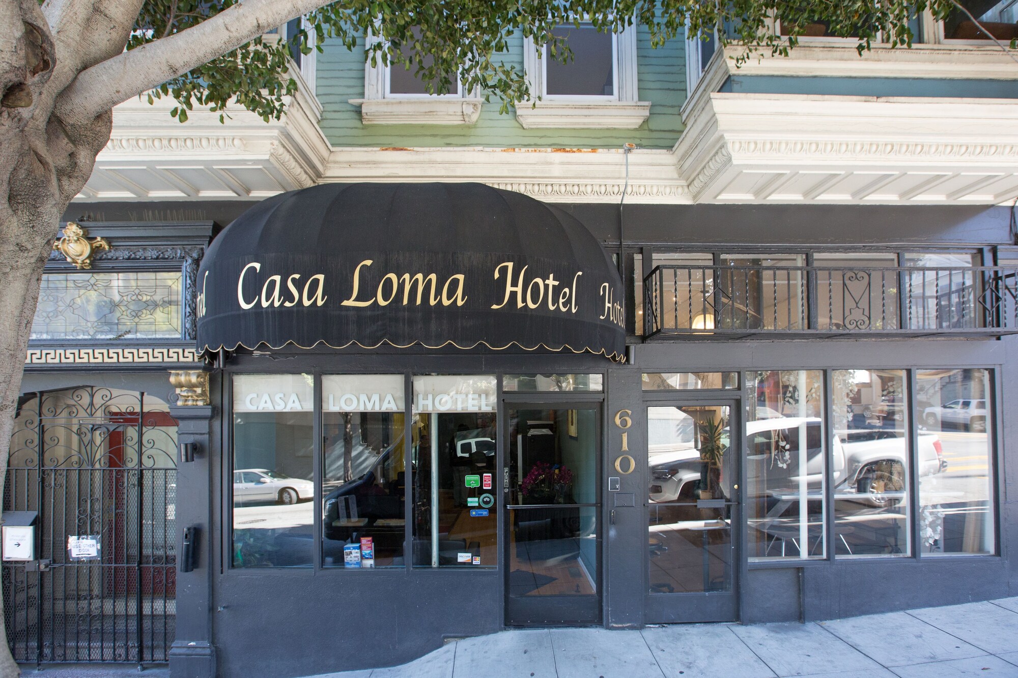 Casa Loma Hotel