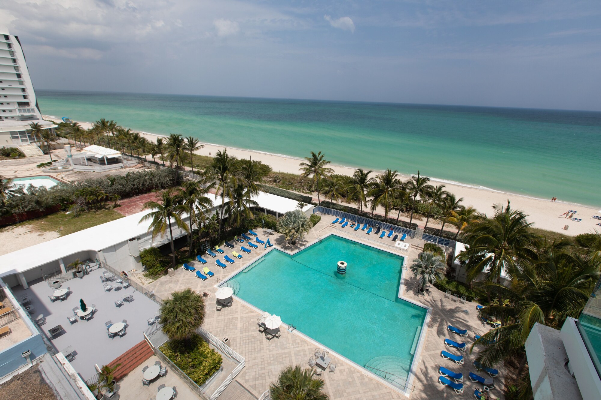 Sherry Frontenac Oceanfront Hotel