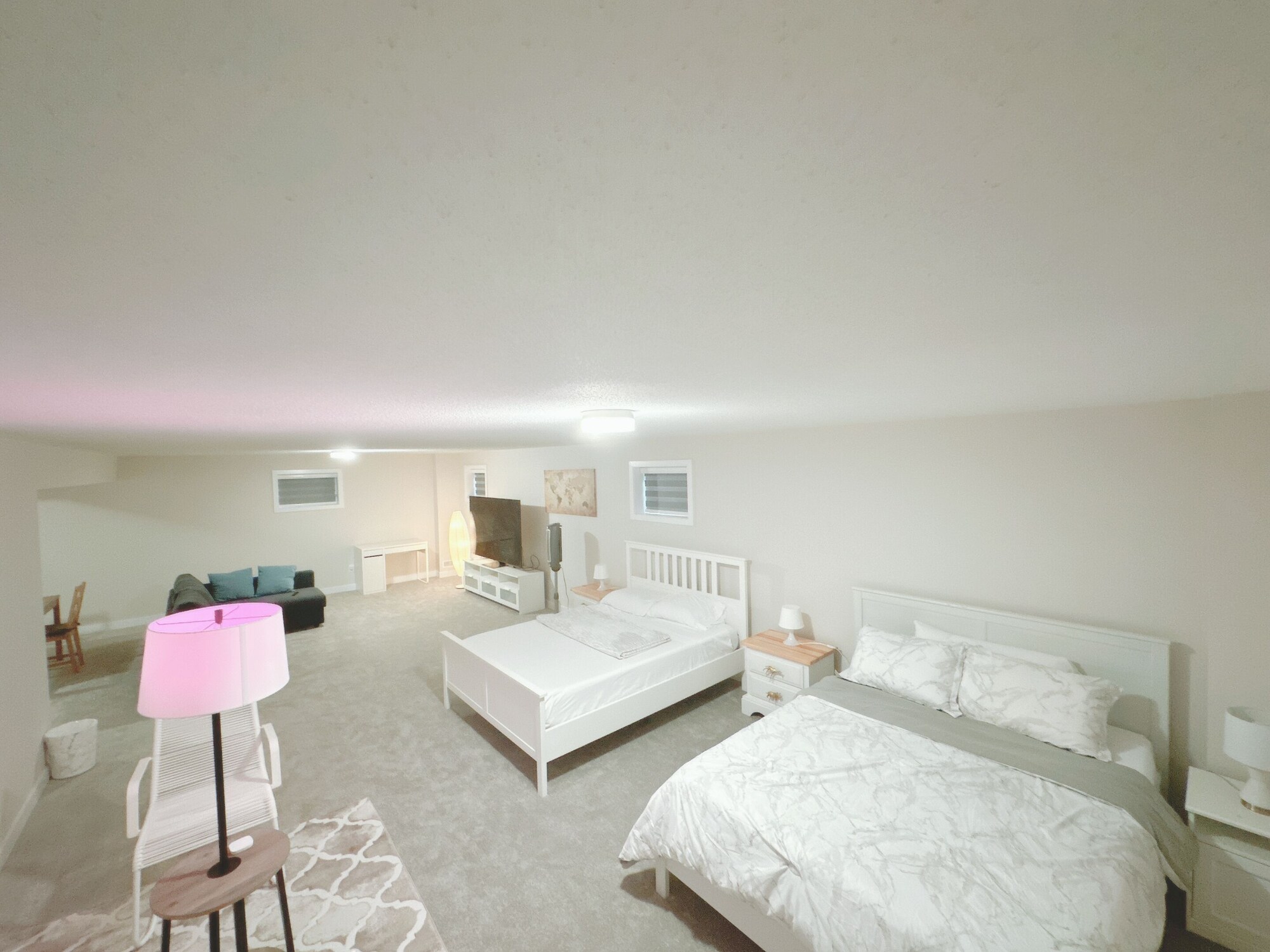 Beautiful rooms with Netflix